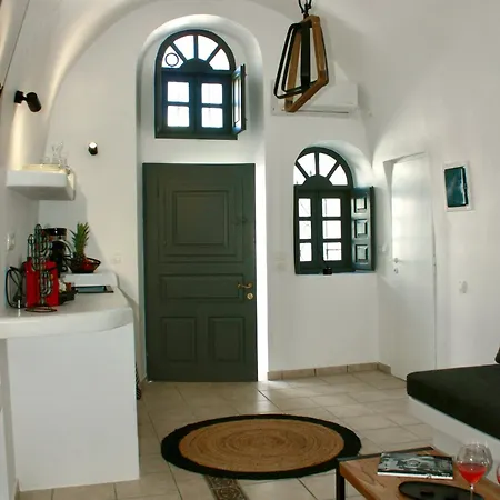 Villa The Wine Cellar House By A Terre Cave Fira (Santorini)